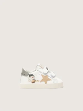 Baby School i nappa med beige stjärna i mocka och maskottryck