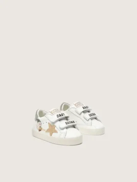 Baby School i nappa med beige stjärna i mocka och maskottryck