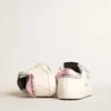 Baby School-set i vitt nappaläder med rosa läderflik på hälen