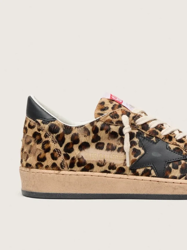 Ball Star för damer i ponnyskinn med leopardmönster, svart läderstjärna och hälflik