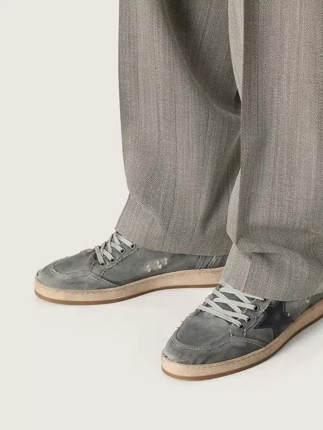 Ball Star LTD för herr i grå denim med svart läderstjärna