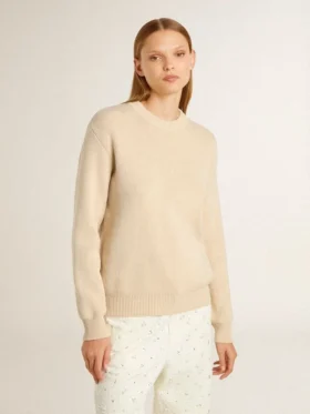 Beige damtröja med ”Golden”-text på ryggen