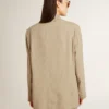 Beige enkelknäppt damkavaj med smala ränder och oversized-passform