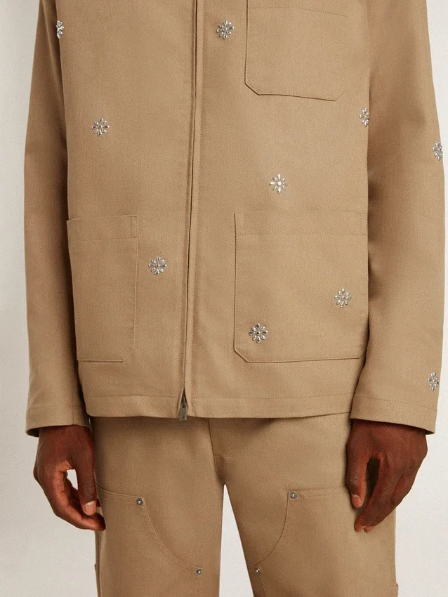Beige herrjacka med blommig broderi och hel dragkedja