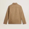 Beige herrjacka med blommig broderi och hel dragkedja