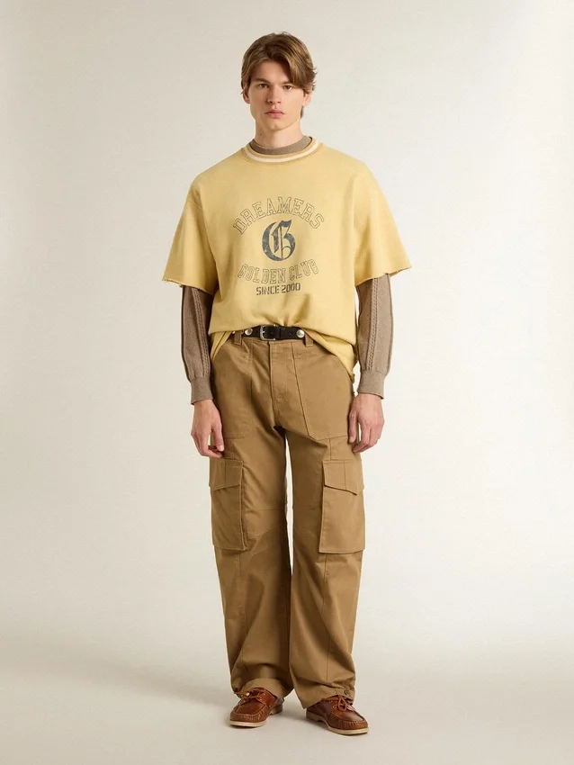 Beige herrtröja med broderad logotyp