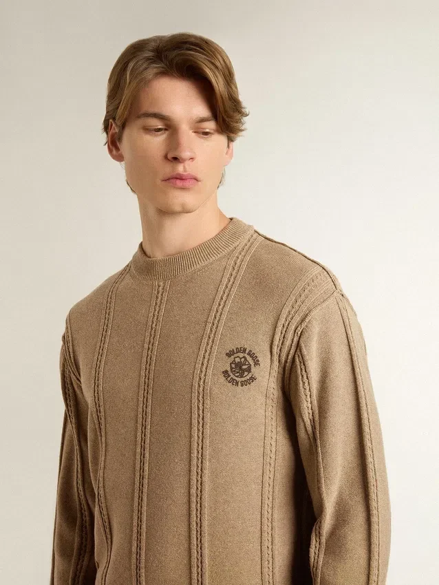 Beige herrtröja med broderad logotyp