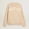 Beige herrtröja med rund hals och ”Golden”-text på ryggen