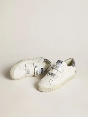 Biobaserade Old School-sneakers med perforerad stjärna och glitter på hälfliken
