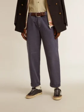 Blå chinos för herr med sliten look