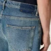 Blåa, löst sittande jeans i mediumtvätt