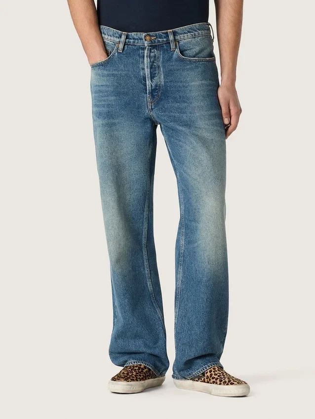 Blåa, löst sittande jeans i mediumtvätt