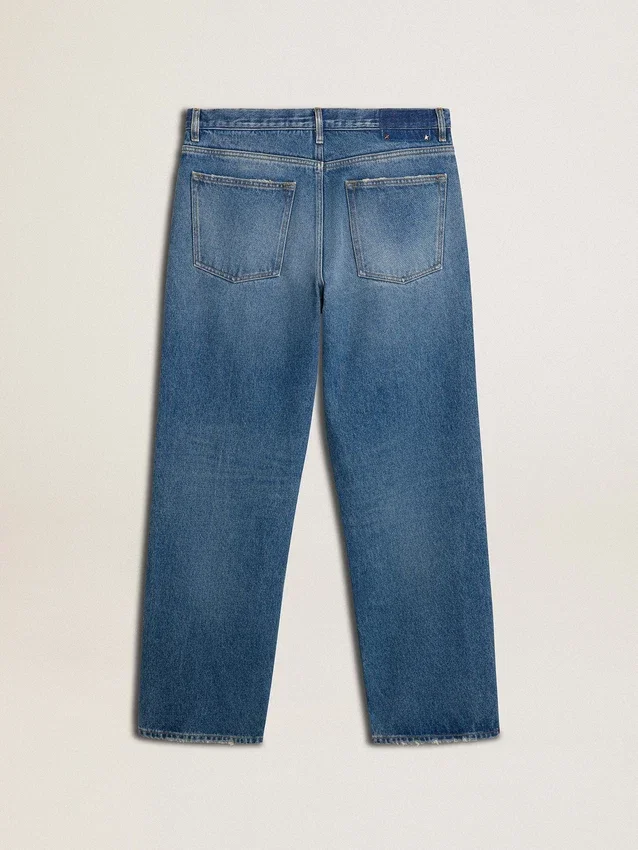 Blåa, löst sittande jeans i mediumtvätt