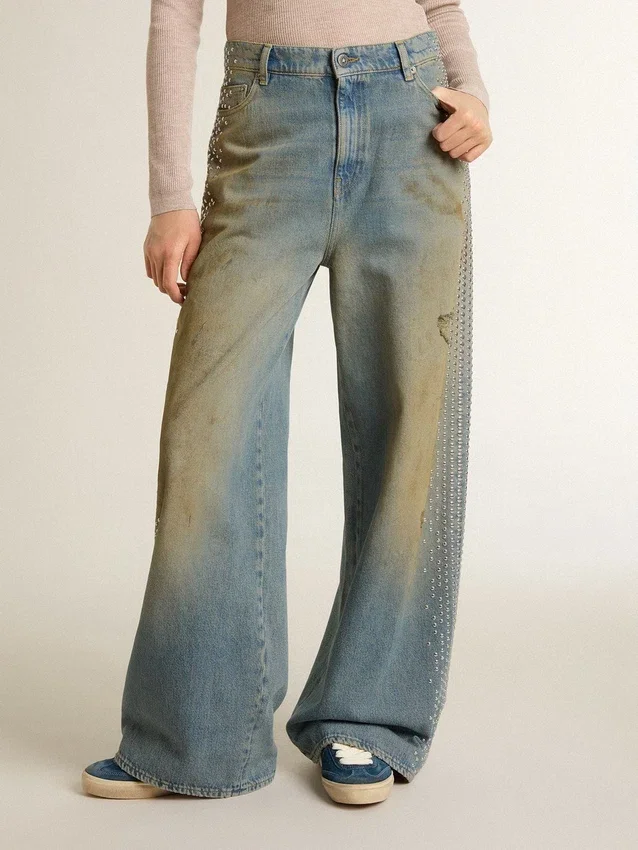 Boyfriend-jeans för damer med sliten sandtvätt och nitar