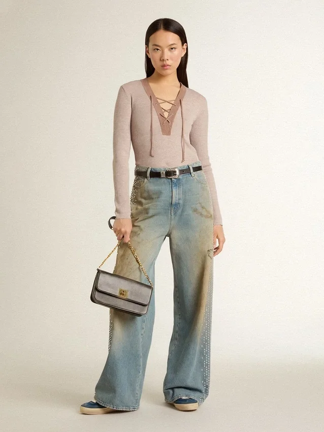 Boyfriend-jeans för damer med sliten sandtvätt och nitar