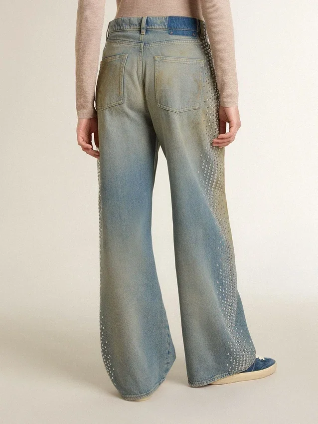 Boyfriend-jeans för damer med sliten sandtvätt och nitar
