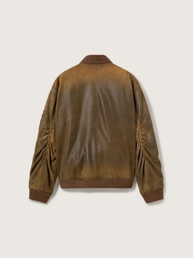 Brun läderbikerjacka med sliten look