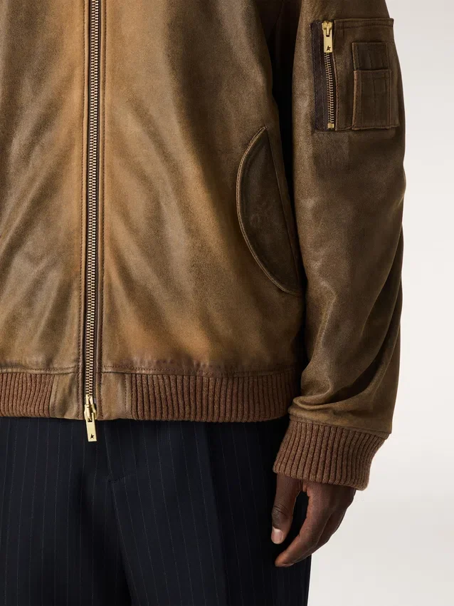 Brun läderbikerjacka med sliten look
