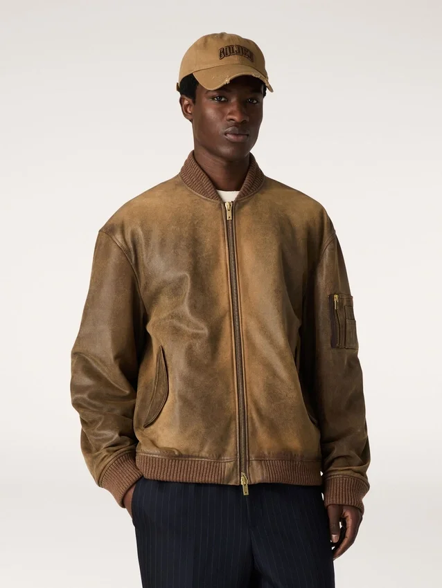 Brun läderbikerjacka med sliten look