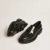 Chunky loafers för damer i svart läder med nitar