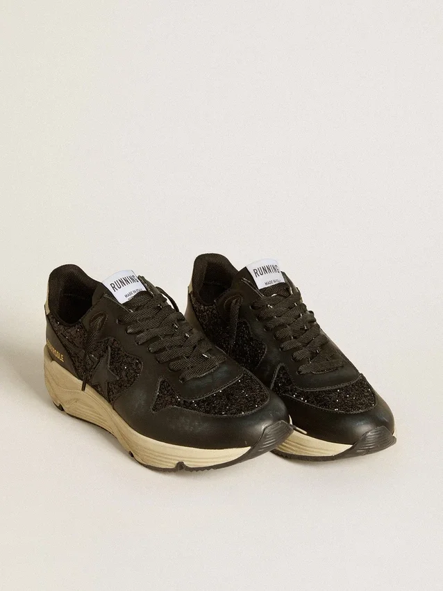 Dam-sneakers med Running Sole i svart glitter med läderstjärna och hälflik i nubuck