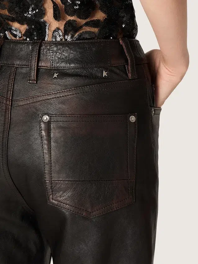 Dambyxor i mörk vinröd nappa med vintagefinish