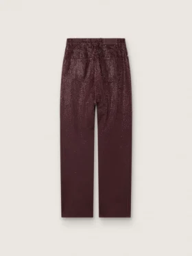 Damjeans i burgundyfärgad denim med kristaller i ton-i-ton-effekt