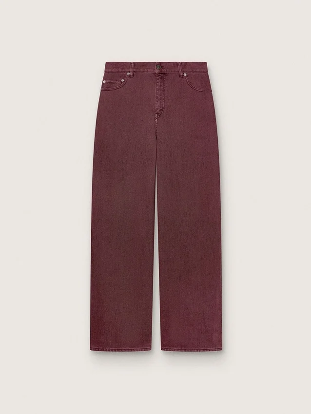 Dammjeans i vinröd denim