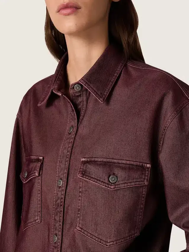 Damskjorta i vinröd denim