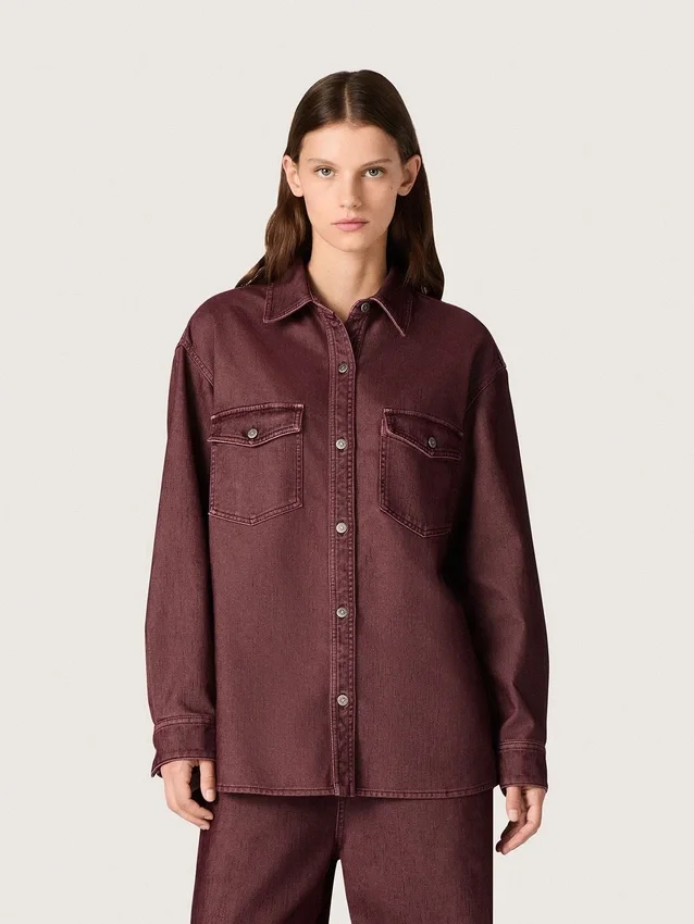 Damskjorta i vinröd denim
