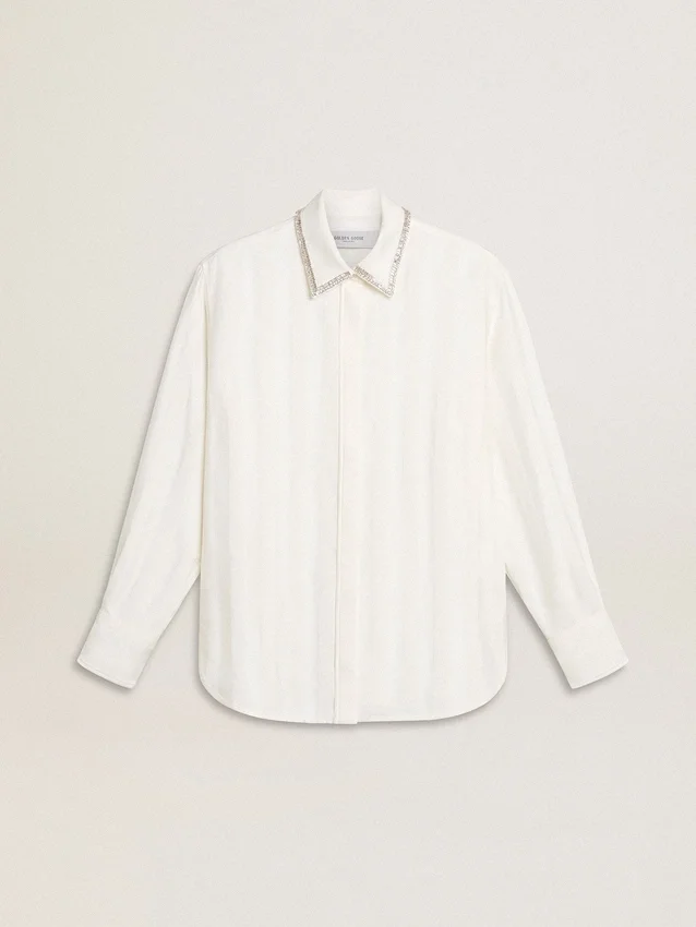 Damskjorta med vertikalt randigt mönster och kristallbroderi