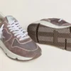 Damskor med Running Sole i lavendelfärgat nylon och mocka med tryckt stjärna och hälflik i silverläder