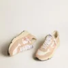 Damskor med Running Sole i mesh och mocka med rosa stjärna och silverfärgad hälflik