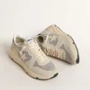 Damskor med Running Sole, prydda med Swarovski-kristaller och en elfenbensfärgad stjärna