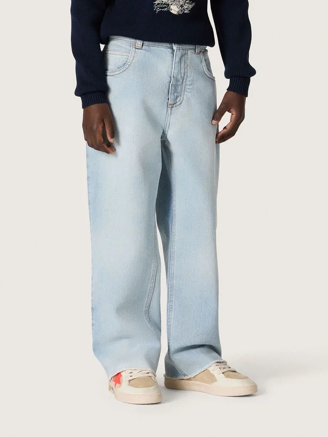 Golden-jeans för pojkar i ljusblå denim med broderad logotyp