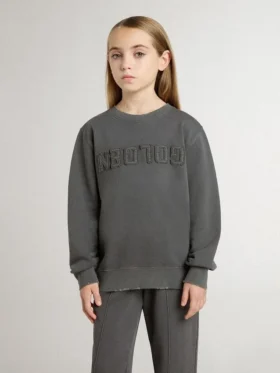 Grå barnsweatshirt med upphöjt logo