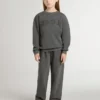 Grå barnsweatshirt med upphöjt logo