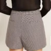 Grå minishorts för damer i houndstooth-mönstrad ull