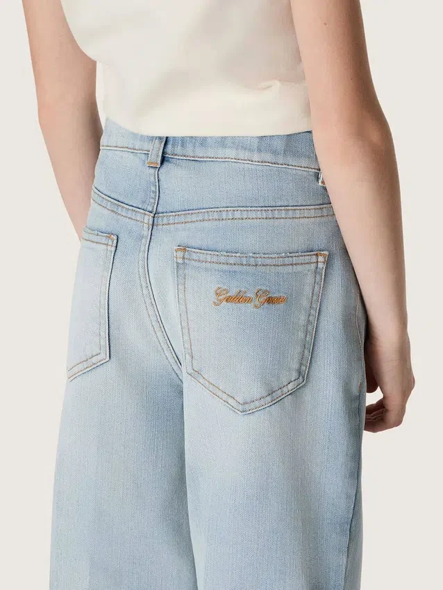Guldfärgade bootcut-jeans för flickor i ljusblå denim med broderad logotyp