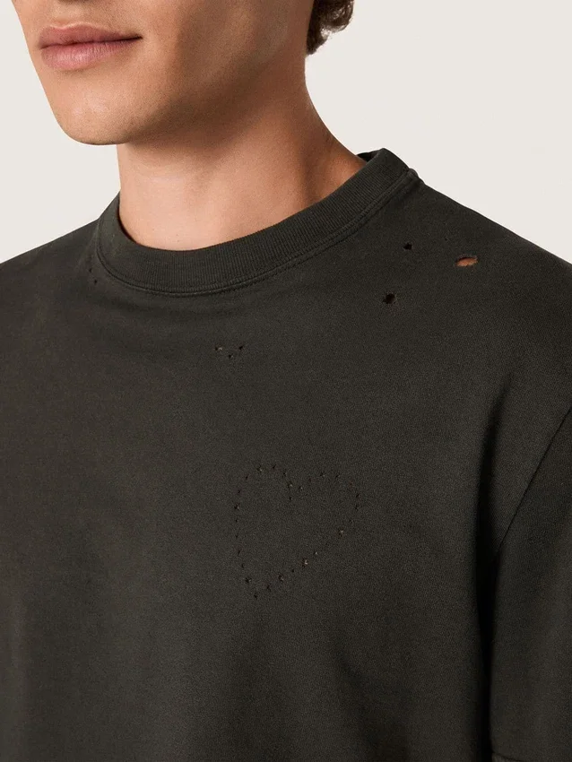 Herr-T-shirt i antracitfärgad bomullsjersey med perforerat hjärta