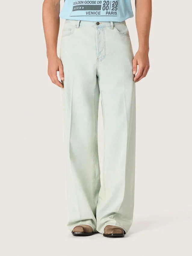 Herrjeans i ljusblå denim
