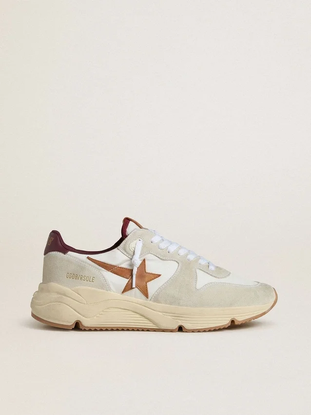 Herrskor med Running Sole i nylon och mocka med brun läderstjärna och vinröd läderflik på hälen