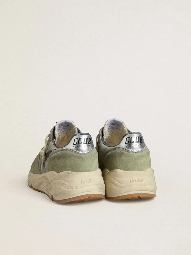 Herrskor med Running Sole i salviagrönt nylon och mocka med tryckt svart stjärna