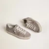 Hi Star-sneakers för dam i beige mocka med laminerad läderstjärna och glitterklackflik