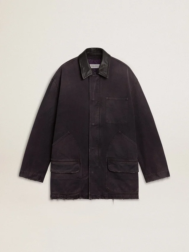 Jeansjacka för herr med slitna detaljer och läderkrage