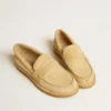 Jerry-loafer i ecru-vaxat mocka