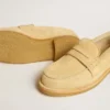 Jerry-loafer i ecru-vaxat mocka