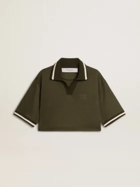 Kort polo för dam i militärgrön jersey med broderi