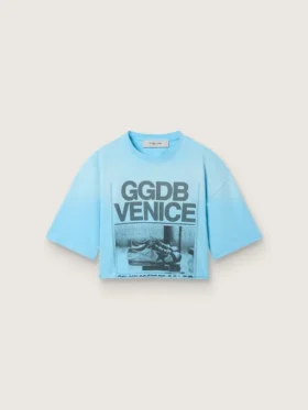 Kort T-shirt för damer i ljusblå bomullsjersey med grafiskt tryck