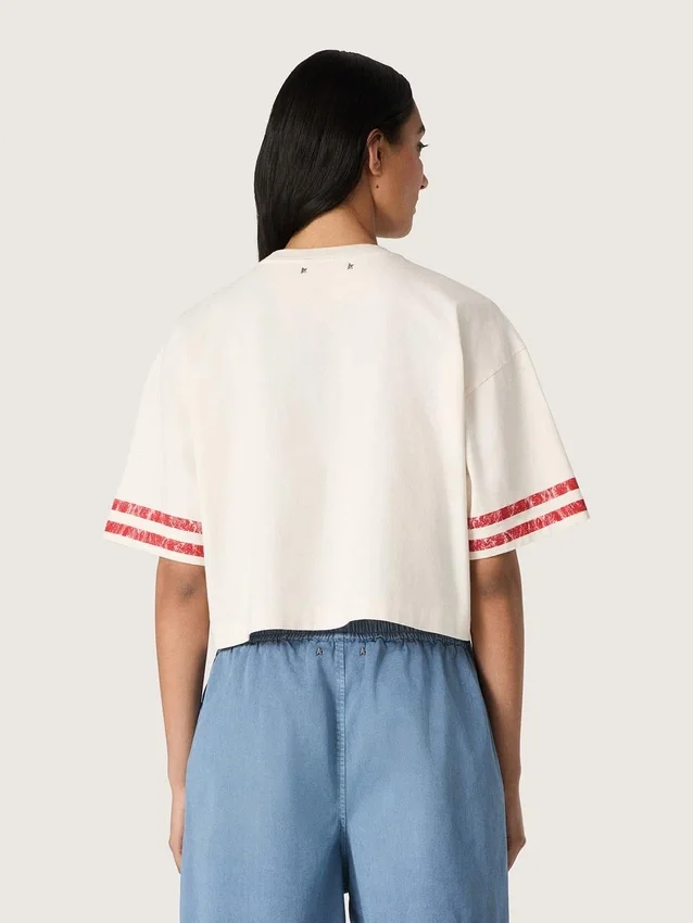 Kort T-shirt för damer i vit bomull med tryck och broderi